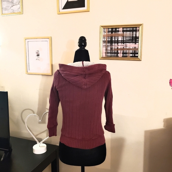 ⭐American Eagle Sweater. - Picture 2 of 6